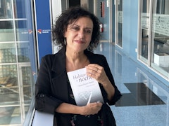 “Habitar la noche” de María Pérez Collados y una original revisión de los tiempos del corralito en Buenos Aires